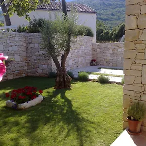 apartments-villa-brumnic.in-istria.net/